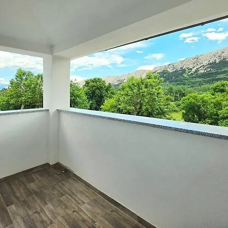 Lux With Swimming Pool Baška