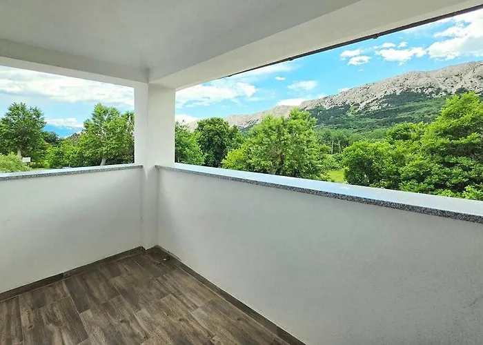 Lux With Swimming Pool Baška