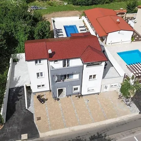 Lux With Swimming Pool 빌라