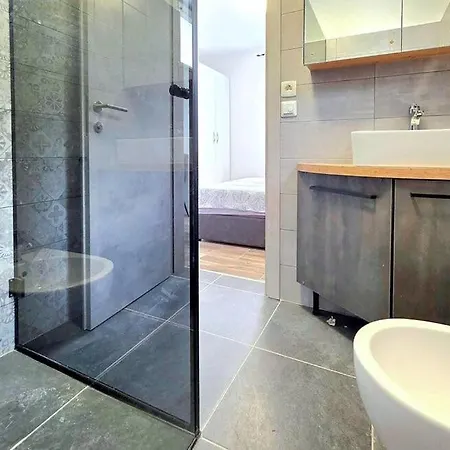 Lux With Swimming Pool Baška