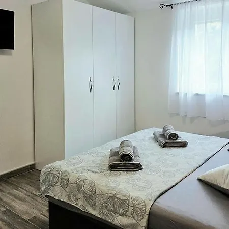 Lux With Swimming Pool Villa *